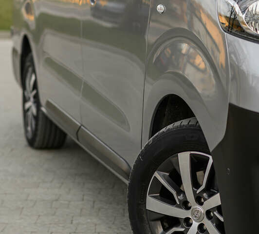 Серый Тойота Proace, объемом двигателя 2 л и пробегом 176 тыс. км за 28900 $, фото 20 на Automoto.ua