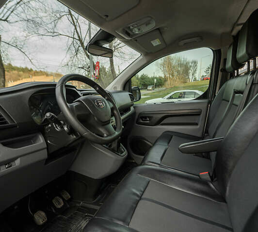 Серый Тойота Proace, объемом двигателя 2 л и пробегом 176 тыс. км за 28900 $, фото 53 на Automoto.ua