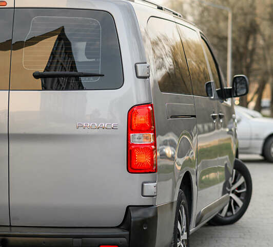 Серый Тойота Proace, объемом двигателя 2 л и пробегом 176 тыс. км за 29900 $, фото 9 на Automoto.ua