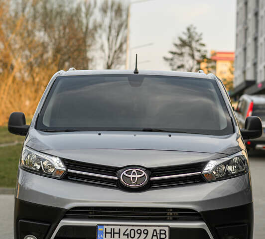 Серый Тойота Proace, объемом двигателя 2 л и пробегом 176 тыс. км за 29900 $, фото 19 на Automoto.ua