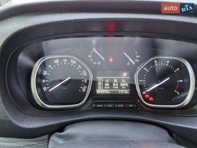 Сірий Тойота Proace, об'ємом двигуна 2 л та пробігом 93 тис. км за 39500 $, фото 11 на Automoto.ua