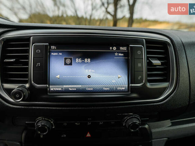 Серый Тойота Proace, объемом двигателя 2 л и пробегом 176 тыс. км за 28900 $, фото 75 на Automoto.ua