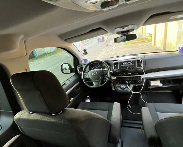 Серый Тойота Proace, объемом двигателя 2 л и пробегом 227 тыс. км за 25000 $, фото 24 на Automoto.ua