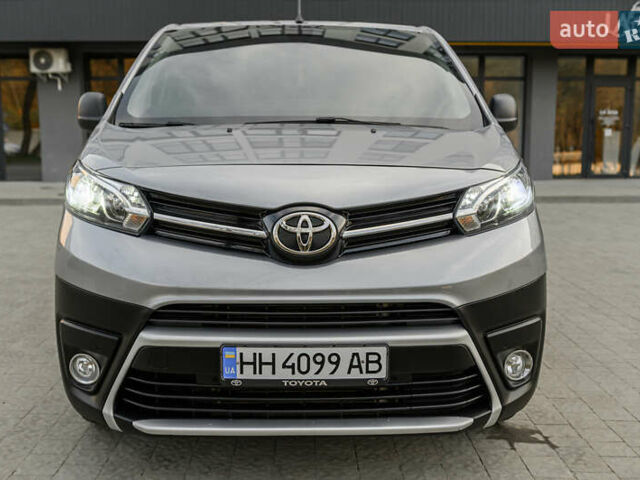 Серый Тойота Proace, объемом двигателя 2 л и пробегом 176 тыс. км за 29900 $, фото 27 на Automoto.ua