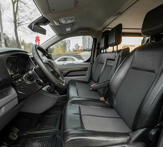 Серый Тойота Proace, объемом двигателя 2 л и пробегом 176 тыс. км за 28900 $, фото 56 на Automoto.ua