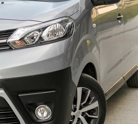 Серый Тойота Proace, объемом двигателя 2 л и пробегом 176 тыс. км за 28900 $, фото 4 на Automoto.ua