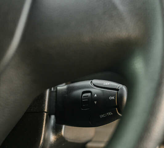 Серый Тойота Proace, объемом двигателя 2 л и пробегом 176 тыс. км за 28900 $, фото 44 на Automoto.ua