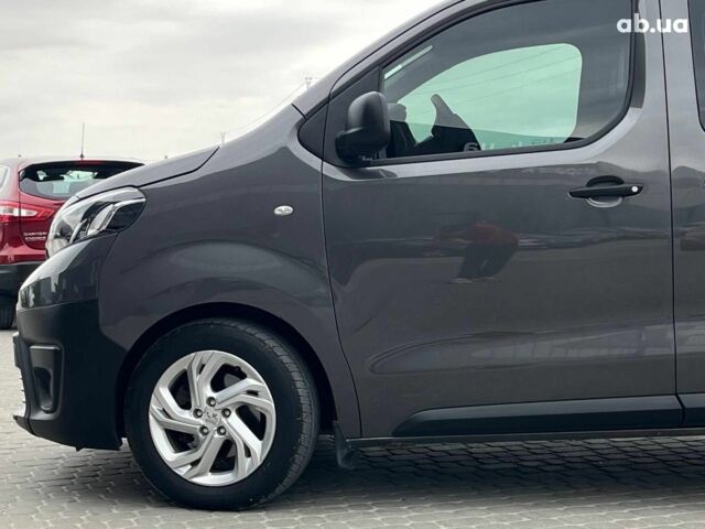 Серый Тойота Proace, объемом двигателя 2 л и пробегом 92 тыс. км за 21990 $, фото 31 на Automoto.ua