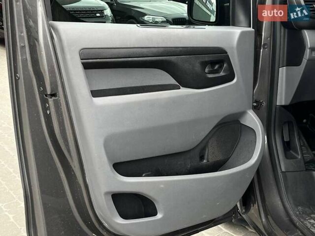 Серый Тойота Proace, объемом двигателя 2 л и пробегом 92 тыс. км за 20940 $, фото 9 на Automoto.ua