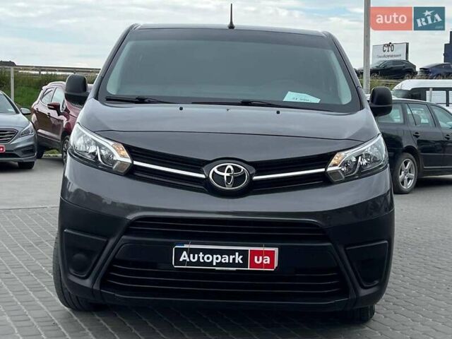 Серый Тойота Proace, объемом двигателя 2 л и пробегом 92 тыс. км за 20940 $, фото 1 на Automoto.ua