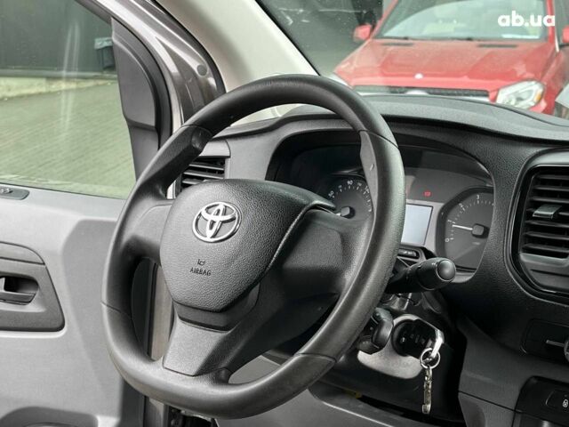 Серый Тойота Proace, объемом двигателя 2 л и пробегом 92 тыс. км за 21990 $, фото 17 на Automoto.ua