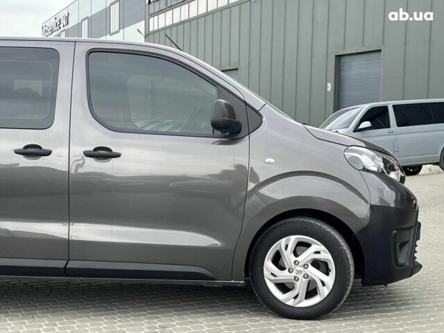 Серый Тойота Proace, объемом двигателя 2 л и пробегом 92 тыс. км за 21990 $, фото 36 на Automoto.ua