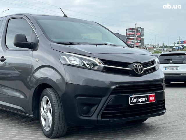 Серый Тойота Proace, объемом двигателя 2 л и пробегом 92 тыс. км за 21990 $, фото 3 на Automoto.ua