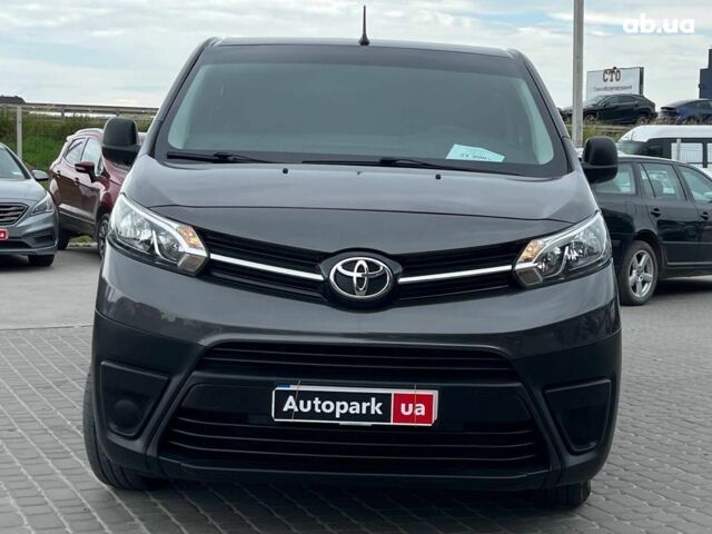 Серый Тойота Proace, объемом двигателя 2 л и пробегом 92 тыс. км за 21990 $, фото 1 на Automoto.ua
