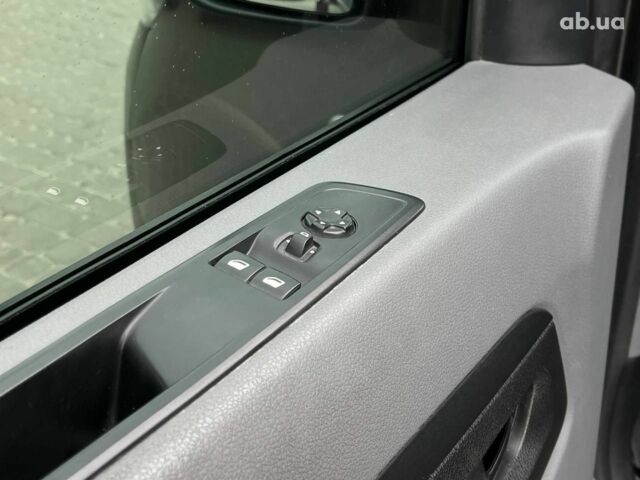 Серый Тойота Proace, объемом двигателя 2 л и пробегом 92 тыс. км за 21990 $, фото 10 на Automoto.ua