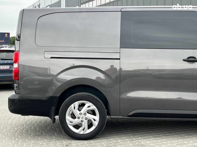 Серый Тойота Proace, объемом двигателя 2 л и пробегом 92 тыс. км за 21990 $, фото 35 на Automoto.ua