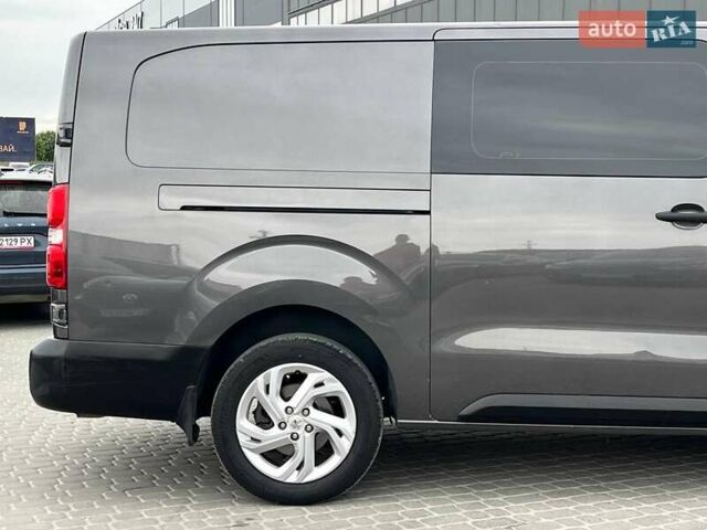 Серый Тойота Proace, объемом двигателя 2 л и пробегом 92 тыс. км за 20940 $, фото 35 на Automoto.ua