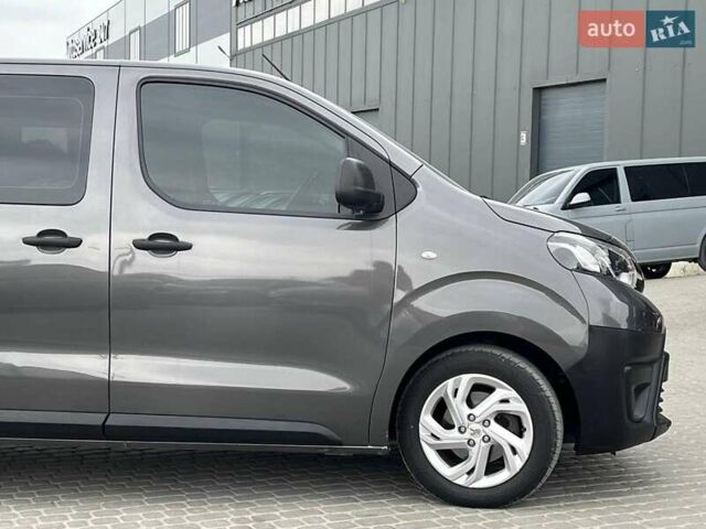 Серый Тойота Proace, объемом двигателя 2 л и пробегом 92 тыс. км за 20940 $, фото 36 на Automoto.ua