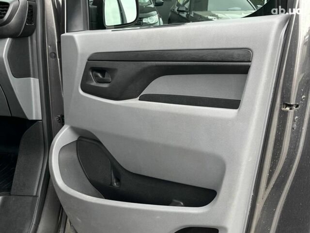 Серый Тойота Proace, объемом двигателя 2 л и пробегом 92 тыс. км за 21990 $, фото 18 на Automoto.ua
