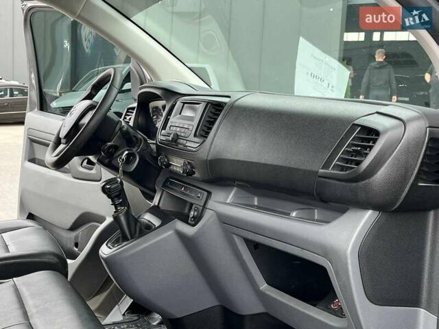 Серый Тойота Proace, объемом двигателя 2 л и пробегом 92 тыс. км за 20940 $, фото 20 на Automoto.ua