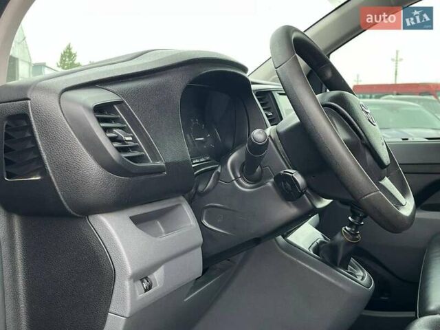 Серый Тойота Proace, объемом двигателя 2 л и пробегом 92 тыс. км за 20940 $, фото 28 на Automoto.ua