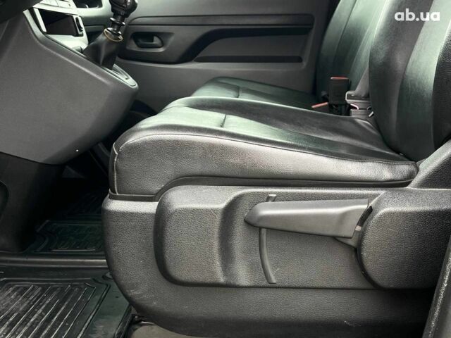 Серый Тойота Proace, объемом двигателя 2 л и пробегом 92 тыс. км за 21990 $, фото 26 на Automoto.ua
