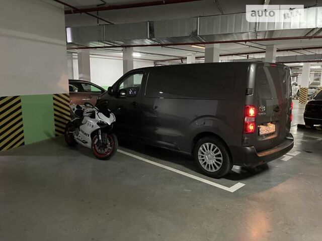 Серый Тойота Proace, объемом двигателя 1.5 л и пробегом 46 тыс. км за 19500 $, фото 4 на Automoto.ua