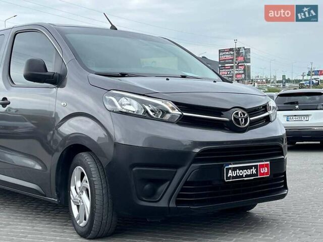 Серый Тойота Proace, объемом двигателя 2 л и пробегом 92 тыс. км за 20940 $, фото 2 на Automoto.ua