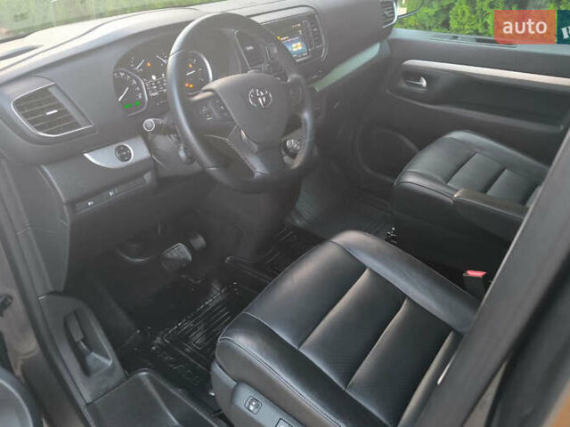 Серый Тойота Proace, объемом двигателя 2 л и пробегом 115 тыс. км за 56000 $, фото 10 на Automoto.ua