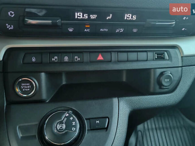 Серый Тойота Proace, объемом двигателя 2 л и пробегом 115 тыс. км за 56000 $, фото 24 на Automoto.ua