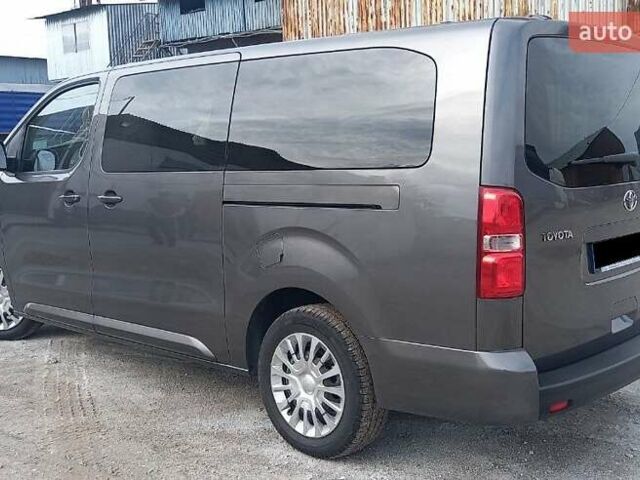 Серый Тойота Proace, объемом двигателя 2 л и пробегом 46 тыс. км за 45000 $, фото 4 на Automoto.ua
