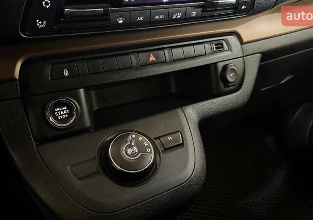 Сірий Тойота Proace, об'ємом двигуна 2 л та пробігом 235 тис. км за 31343 $, фото 16 на Automoto.ua