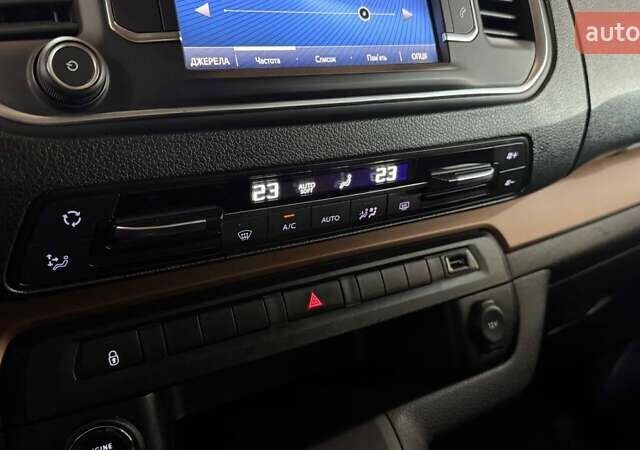 Сірий Тойота Proace, об'ємом двигуна 2 л та пробігом 235 тис. км за 31343 $, фото 15 на Automoto.ua