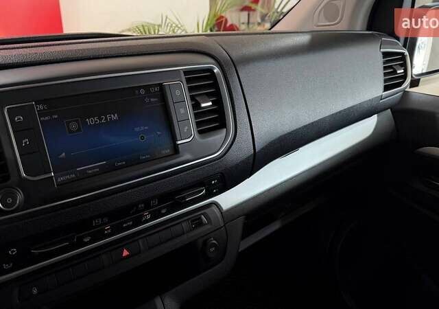 Серый Тойота Proace, объемом двигателя 2 л и пробегом 54 тыс. км за 37749 $, фото 15 на Automoto.ua