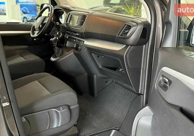 Серый Тойота Proace, объемом двигателя 2 л и пробегом 54 тыс. км за 37749 $, фото 6 на Automoto.ua