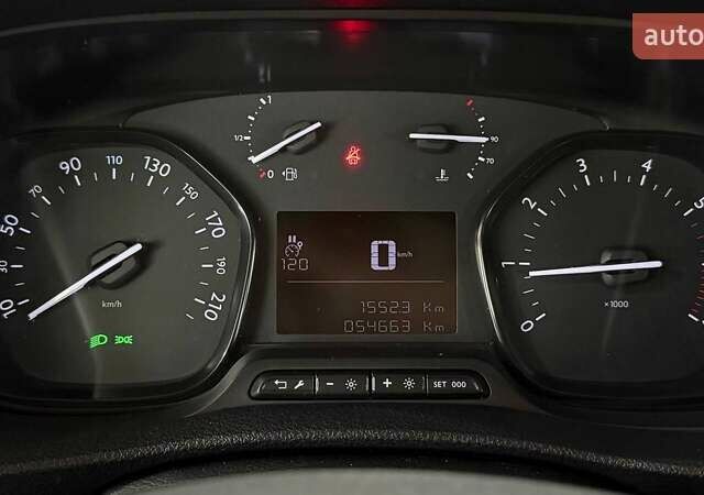 Серый Тойота Proace, объемом двигателя 2 л и пробегом 54 тыс. км за 37749 $, фото 23 на Automoto.ua