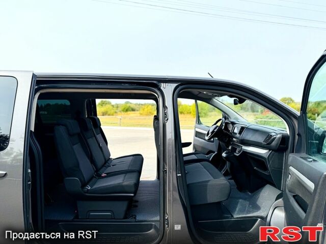 Серый Тойота Proace, объемом двигателя 2 л и пробегом 47 тыс. км за 39500 $, фото 6 на Automoto.ua