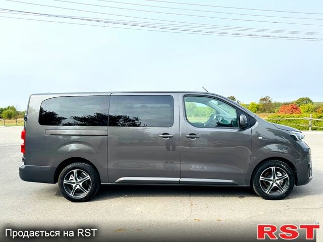 Серый Тойота Proace, объемом двигателя 2 л и пробегом 47 тыс. км за 39500 $, фото 1 на Automoto.ua