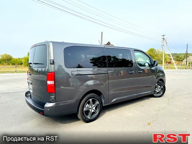 Серый Тойота Proace, объемом двигателя 2 л и пробегом 47 тыс. км за 39500 $, фото 3 на Automoto.ua