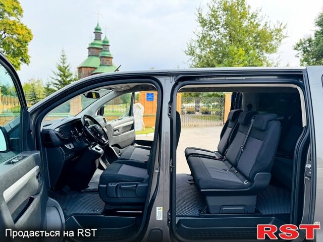 Серый Тойота Proace, объемом двигателя 2 л и пробегом 47 тыс. км за 39500 $, фото 7 на Automoto.ua