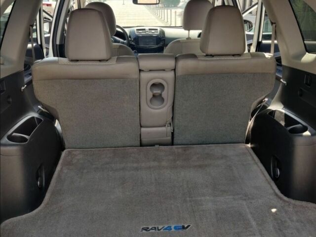 Белый Тойота РАВ 4, объемом двигателя 0 л и пробегом 190 тыс. км за 7000 $, фото 3 на Automoto.ua