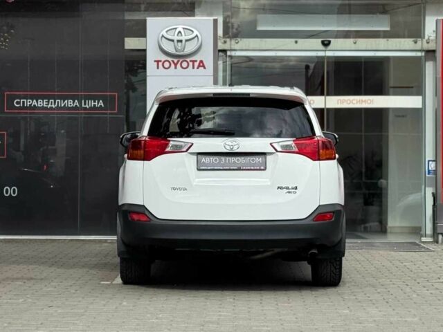 Белый Тойота РАВ 4, объемом двигателя 2.2 л и пробегом 249 тыс. км за 13698 $, фото 3 на Automoto.ua