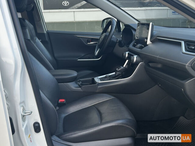 Белый Тойота РАВ 4, объемом двигателя 2.5 л и пробегом 78 тыс. км за 33856 $, фото 10 на Automoto.ua