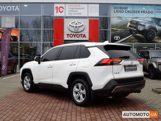 Белый Тойота РАВ 4, объемом двигателя 2 л и пробегом 112 тыс. км за 26300 $, фото 1 на Automoto.ua