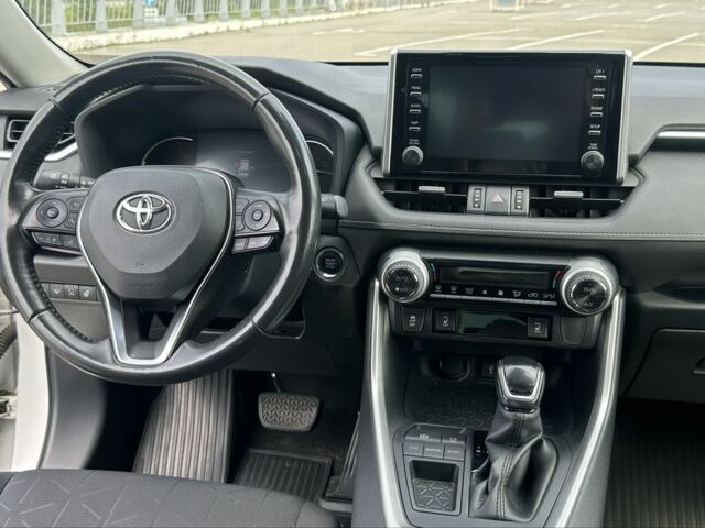 Білий Тойота РАВ 4, об'ємом двигуна 2 л та пробігом 85 тис. км за 27503 $, фото 6 на Automoto.ua