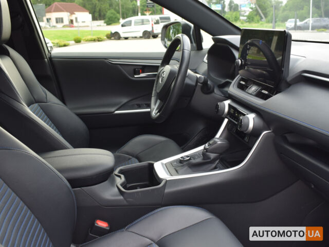 Белый Тойота РАВ 4, объемом двигателя 2.5 л и пробегом 40 тыс. км за 43600 $, фото 3 на Automoto.ua