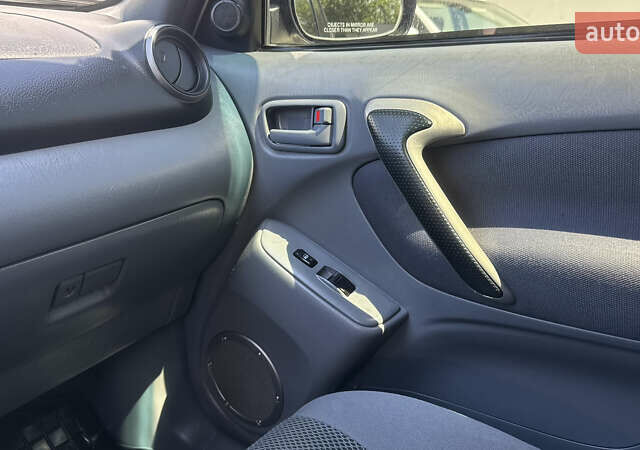 Білий Тойота РАВ 4, об'ємом двигуна 2 л та пробігом 170 тис. км за 6950 $, фото 61 на Automoto.ua