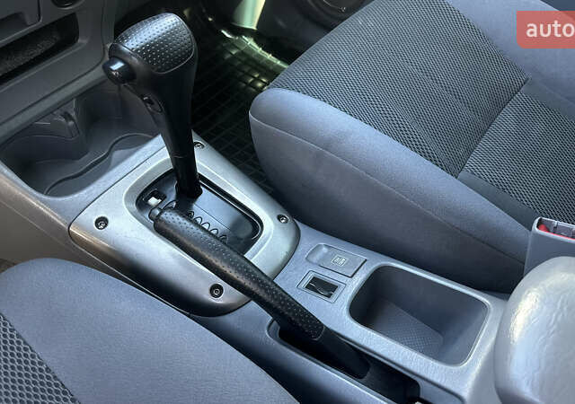 Білий Тойота РАВ 4, об'ємом двигуна 2 л та пробігом 170 тис. км за 6950 $, фото 46 на Automoto.ua