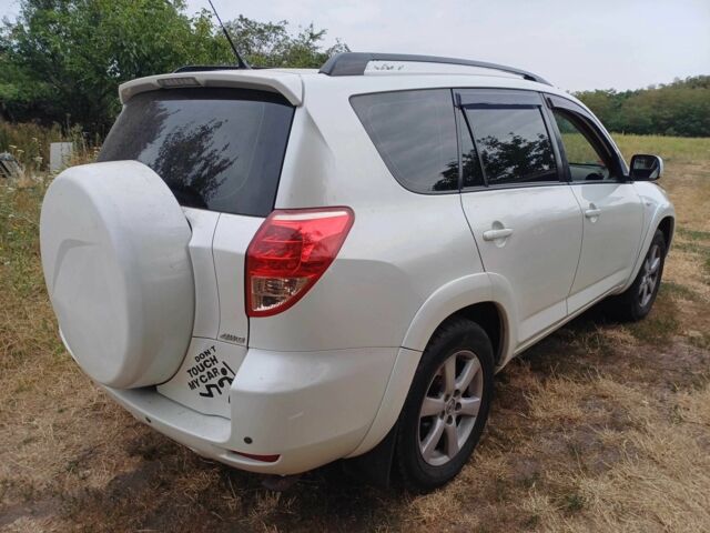 Белый Тойота РАВ 4, объемом двигателя 2.4 л и пробегом 244 тыс. км за 8900 $, фото 4 на Automoto.ua