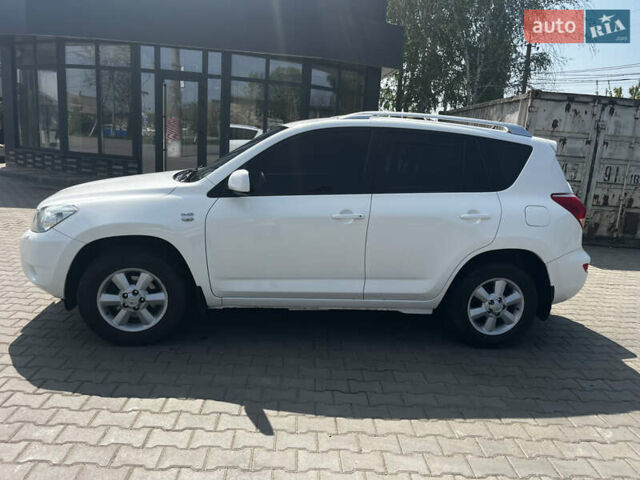Белый Тойота РАВ 4, объемом двигателя 2.2 л и пробегом 204 тыс. км за 8400 $, фото 2 на Automoto.ua